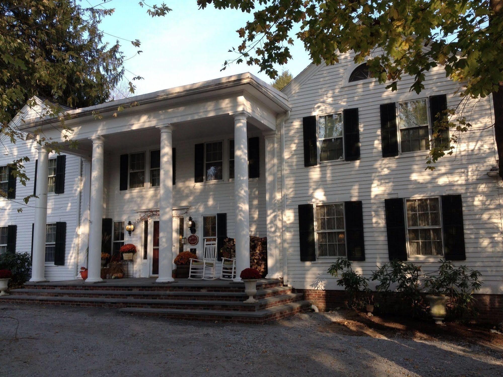 The Inn At Stockbridge Exterior photo